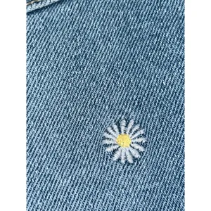 Hollister Daisy Embroidered Jeans Size 0R High Rise Straight Leg Light Wash thumbnail 10
