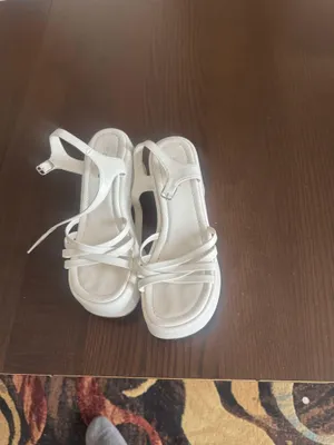 White sandals Size 8.5 thumbnail 2