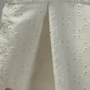 Old Navy Everyday Short Womens 8 White‎ Eyelet Floral Mid-Rise Cotton Shorts thumbnail 7