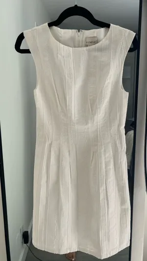 White dress Luxely Size 2 thumbnail 1