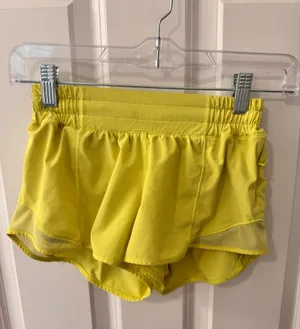 Lululemon Hotty Hot 2.5" Shorts thumbnail 1