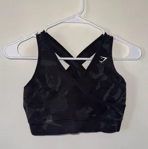 Gymshark Adapt Camo Seamless Sports Bra Black Medium thumbnail 1