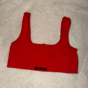 Garage crop top thumbnail 4
