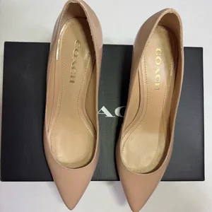 Coach Pumps Heels Women Nude Leather Pointed Toe Pumps w Gold Beaded Trim 8 thumbnail 7