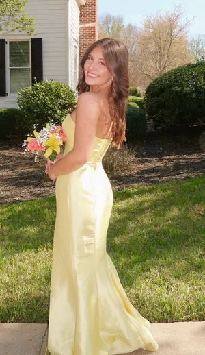 Sherri Hill Prom Dress thumbnail 1