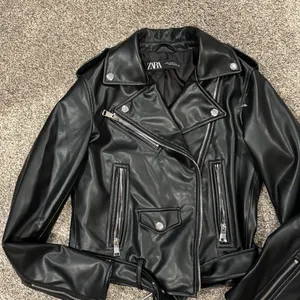 Zara Black Faux Leather Moto Jacket thumbnail 15
