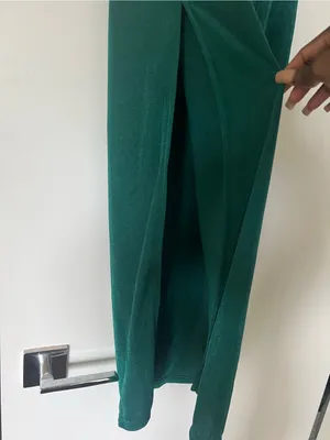 Green Sleeveless V thumbnail 3