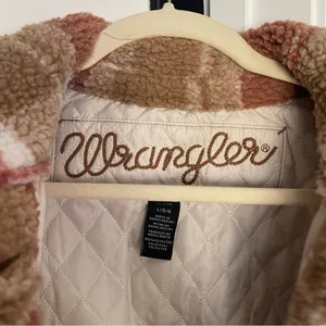 NWOT Wrangler Retro Fuzzy Plaid Sherpa Coat‎ Pink Cream Checkered thumbnail 3