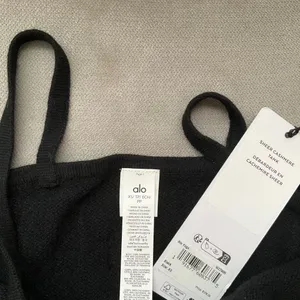Alo Yoga Sheer Cashmere Tank Black XS thumbnail 3