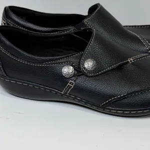 Clarks Shoes Women 8W Cheyn Madi Slip On Black Leather Comfort Casual Office thumbnail 4