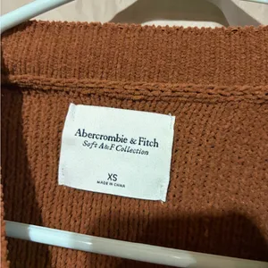 Abercrombie & fitch sweater thumbnail 2