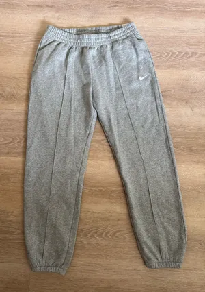Nike Women’s Joggers thumbnail 1