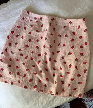 Strawberry pink mini skirt Size M thumbnail 1