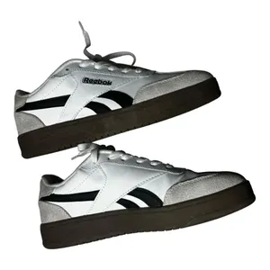 Reebok Women’s Athletic Sporty Athleisure Style Lace Up Sneakers Sz 8 thumbnail 2