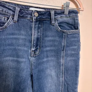 Vervet Women’s Jeans Front Slit Ankle Jean Center Seam Blue‎ 2% Spandex Size 28 thumbnail 2