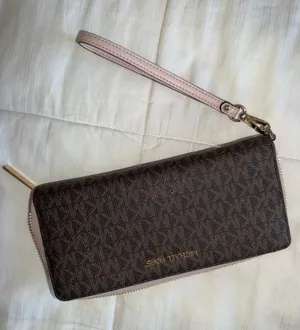 Michael Kors Wallet thumbnail 1