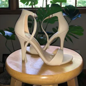 Lauren Conrad Nude Heels Tan Size 7 thumbnail 1