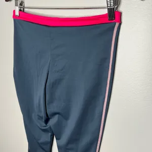NEW Nike Golf Tour Performance DRI-FIT Cropped Leggings Women's Small Grey Pink thumbnail 7