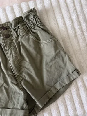 Abercrombie & Fitch Olive High-Waist Paperbag Shorts thumbnail 3