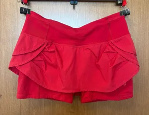 Lululemon Run Speed Squad Skirt Shorts Red Zipper pocket Sz 4. Preloved. thumbnail 1
