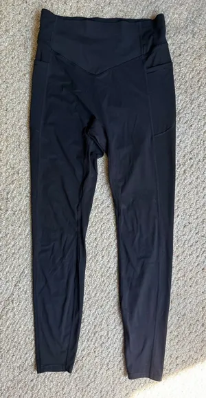 HALARA Black High-Waist Athletic Leggings with Side Pockets thumbnail 1
