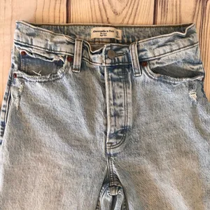Abercrombie & Fitch Distressed High Rise Straight Leg Dad Jeans thumbnail 3