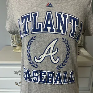 Majestic Atlanta Braves Baseball Shirt Womens Medium thumbnail 2