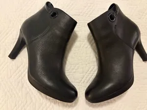 Clarks Women’s Boots Ankle Black Leather 5 thumbnail 8