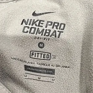 Nike Pro Combat Fitted Therma Fit 1/4 Zip Jacket Women’s Medium thumbnail 4