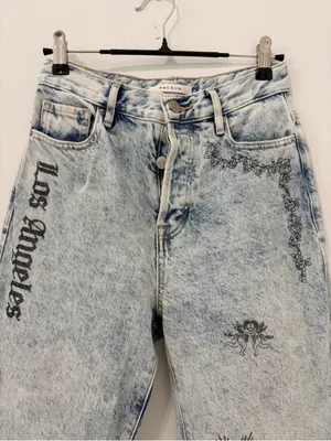 PacSun los angeles graphic jeans acid wash Skelton dreamland 28 thumbnail 3