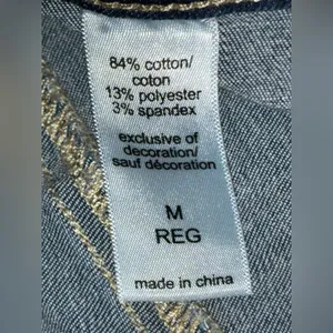 Maurices Distressed Cropped Cuffed Jeans Women’s Size Medium Regular thumbnail 10