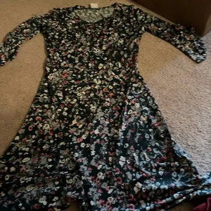 Kaileigh small floral dress‎ thumbnail 3
