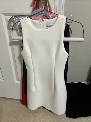 Classic White Sleeveless Shift Dress thumbnail 2