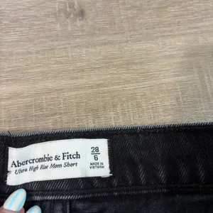 Abercrombie & Fitch Black Jean Shorts Ultra High Rise Mom Shorts Size 28 / 6 thumbnail 3