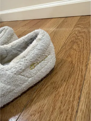 Size US 7 Women’s Champion slippers Cream Color thumbnail 5
