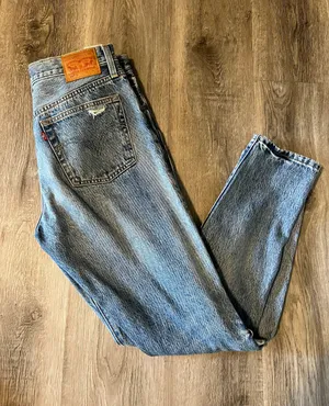 Levi’s 501 Ripped Jeans thumbnail 3