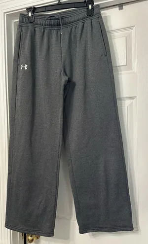 Under Armour sweats are a size Small Petite. thumbnail 1