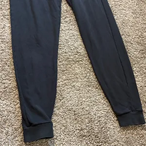 Gymshark Women’s Black Regular‎ Fit Training Joggers Small thumbnail 3