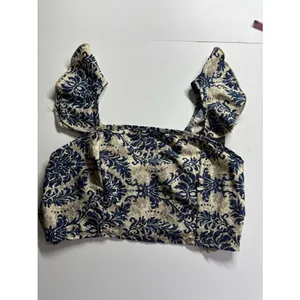 Source Unknown Floral Square Neck Crop Top in Navy and Cream thumbnail 2