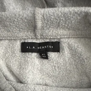 Pac Sun (LA Hearts) Cropped Grey Hoodie (XS) thumbnail 10