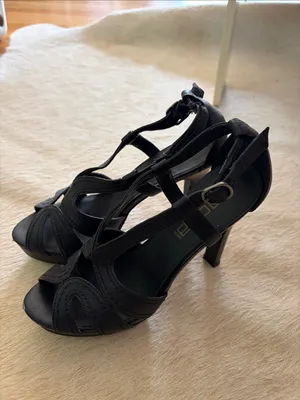 Moda Black Open-Toe Cutout Heels thumbnail 2