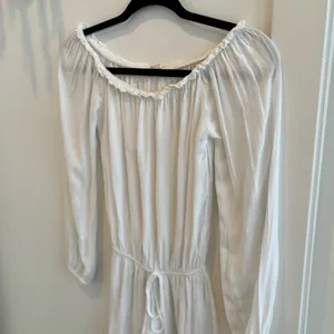 Brandy Melville John Galt White Gabriella Romper Off Shoulder OS Elastic Waist thumbnail 3