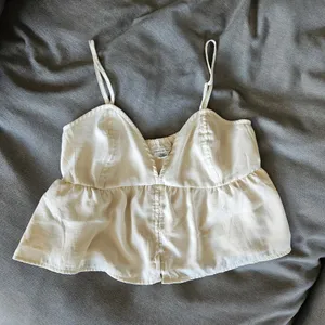 American Eagle Cropped Ruffle Cami Woman’s Size Medium  thumbnail 1