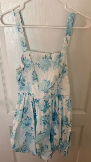 Blue floral dress Size M thumbnail 1