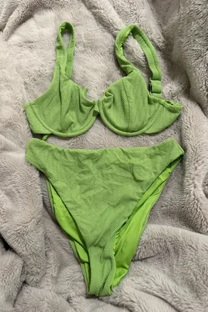 Dippin' Daisy's Bikini thumbnail 1