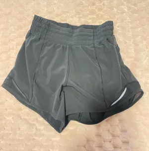 Lululemon hotty hots 4’ size 0 thumbnail 1