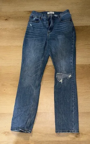 Abercrombie high rise jeans thumbnail 1