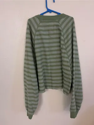 Women’s American Eagle the AE Summer Fleece Sweatshirt size medium thumbnail 5