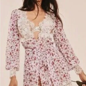 For LOVE & LEMONS FOR VICTORIA’S SECRET: Melrose Robe 💕 thumbnail 11