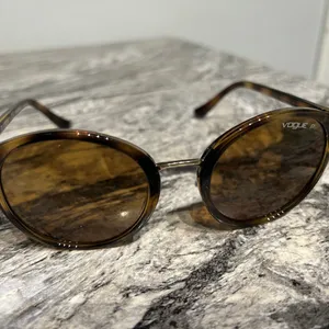 Vogue P Brown Eyeglass Frame thumbnail 9